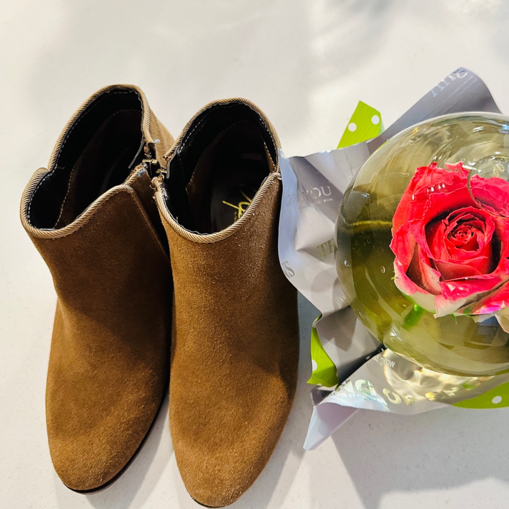 Looking for someone in Southern CA (OC) to sell my clothes, shoes, accessories.